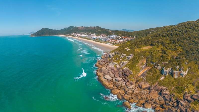 Vista aérea da Praia Brava em Florianópolis